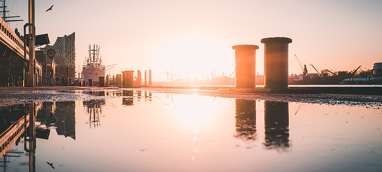 Sonnenaufgang am Hamburger Hafen