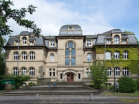 verwaltungsgebaeude_friedhof_ohlsdorfc_johannes-beschoner_1