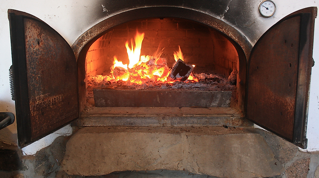 backofen-mit-feuer_1