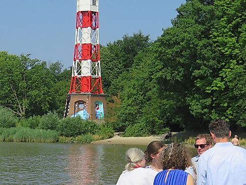 Leuchtturm, Taufe in der Elbe