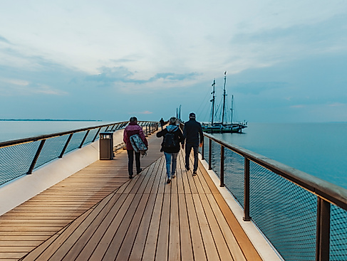 Erster Kaffee des Tages Seebrücke Scharbeutz 2025 © TALB Christian Schaffrath