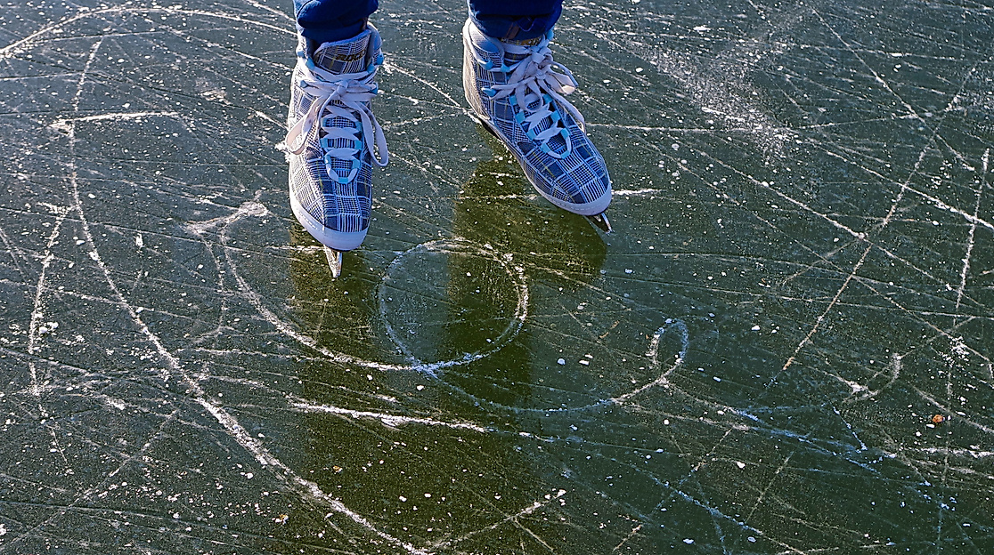 schlittschuh-eisbahn_c-pixabay-saphir-albatros