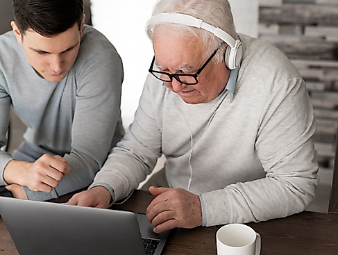 grand-parent-learning-use-digital-divice