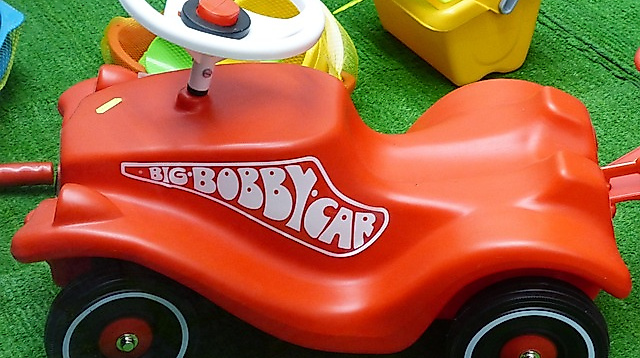 bobby-car-358115_640