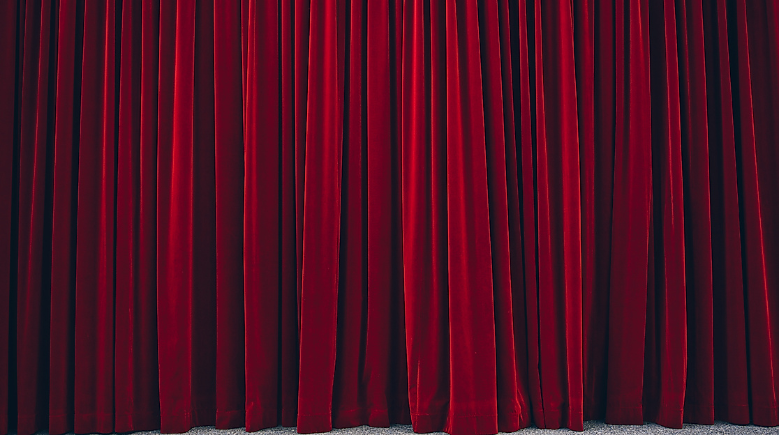 Roter Bühnenvorhang