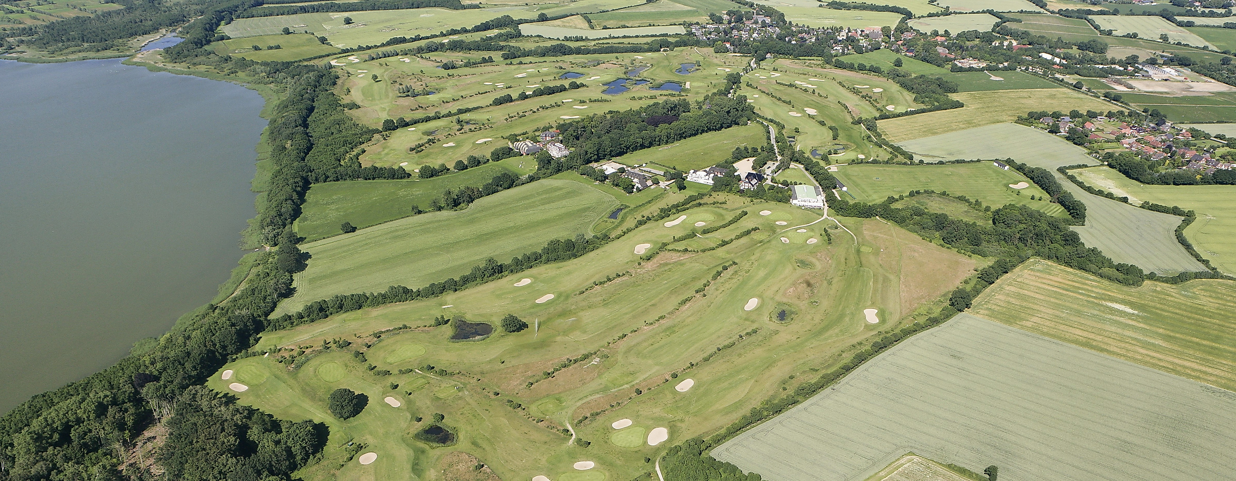 aussen-ansicht-02_c-maritim-golfpark-ostsee_1