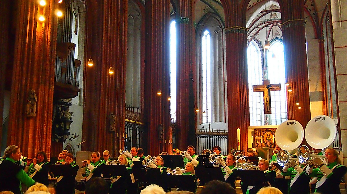 Gottesdienst zum Volks- und Erinnerungsfest mit Pastorin Inga Meißner