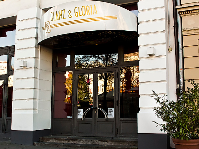 glanzgloria_front_c-2018_tschreiber