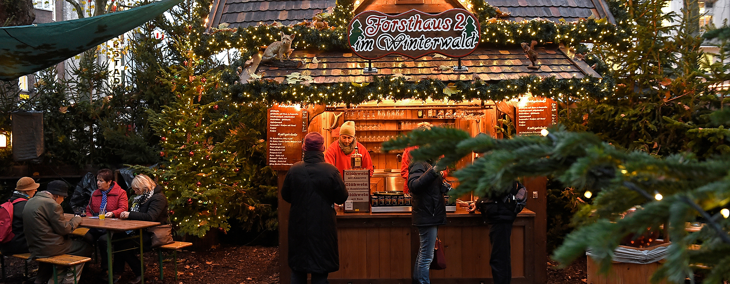 weihnachtsmarkt-gerhart-hauptmann-platz_c-sebastian-hartz