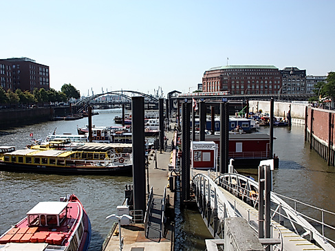 treffpunkt_pontonanlage_barkassen-buelow1cakw_2