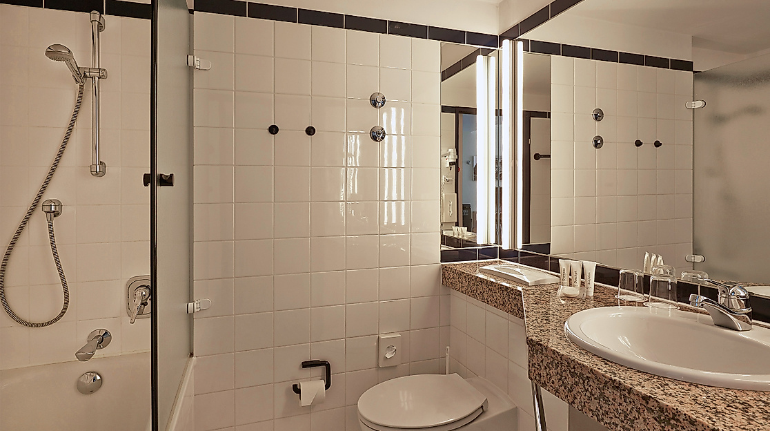 H4 Hotel Hamburg Bergedorf: Bad