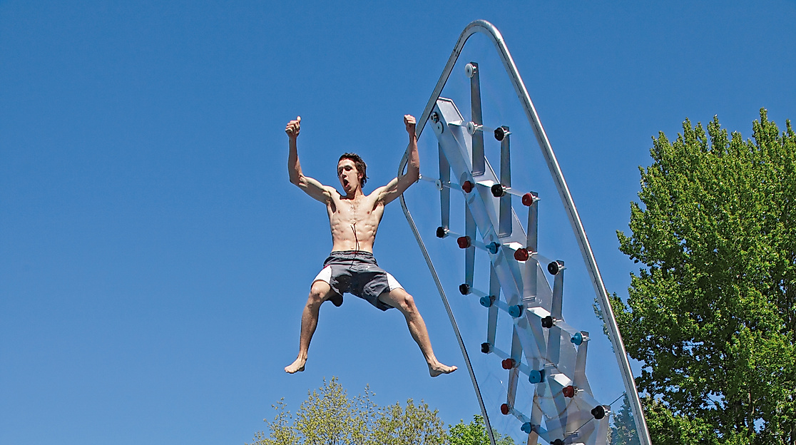 Climbing wall at Kombibad Billstedt