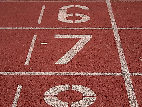 Neutral Bild Leichtathletiklaufbahn - CR Hannahpirnie auf Pixabay