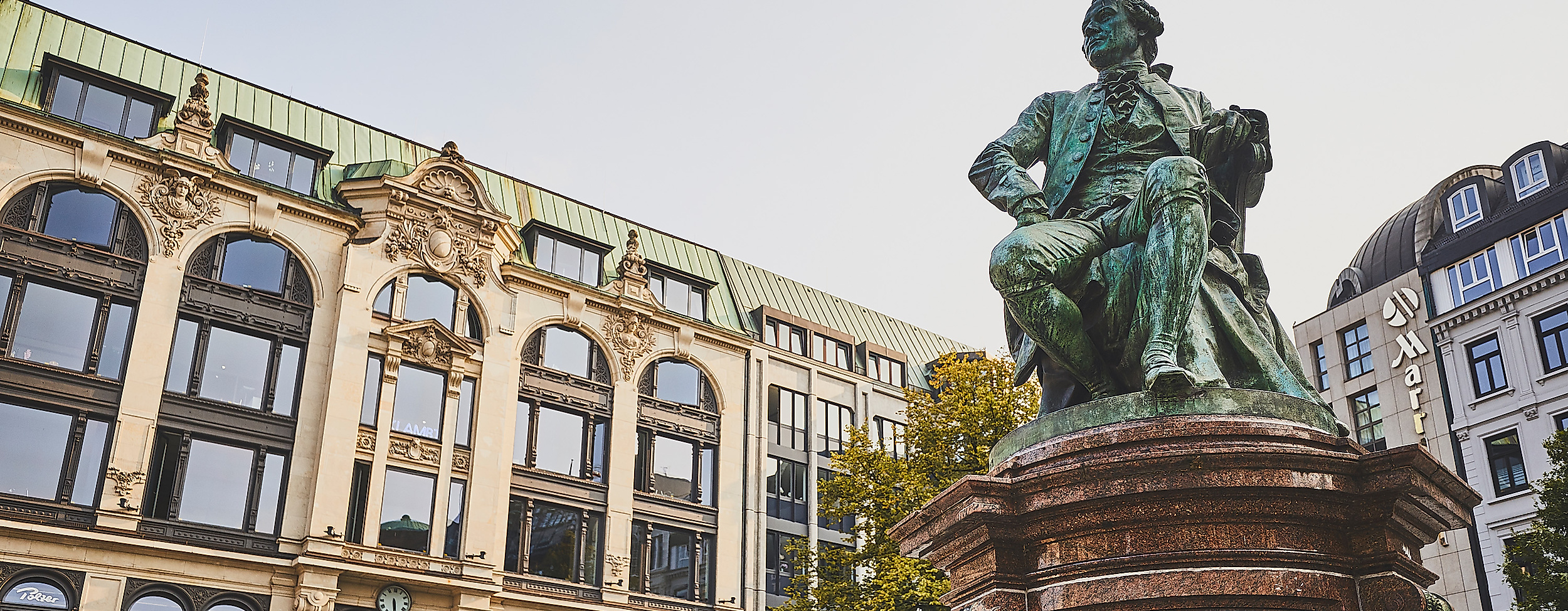gaensemarkt_lessingdenkmal_c-2018-thisisjulia-photography-1