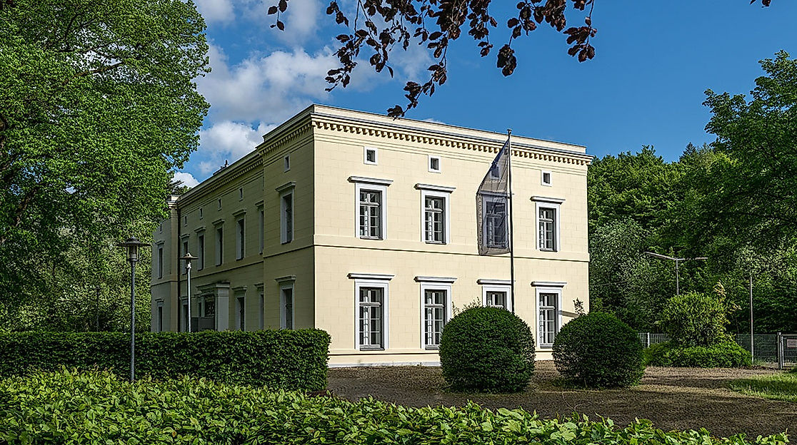 Historischer Bahnhof Friedrichsruh, Sitz der Otto-von-Bismarck-Stiftung