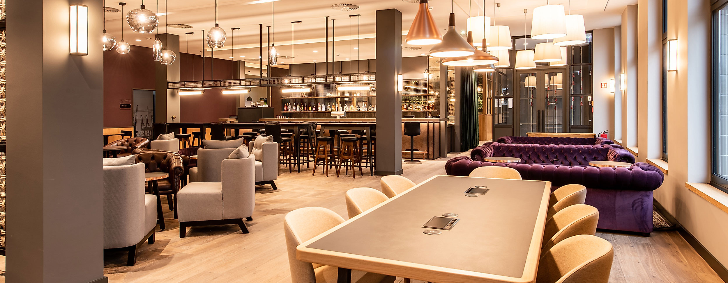 Bar area Premier Inn Hamburg St. Pauli