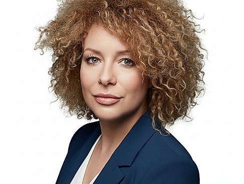 nadine_eibel_1024x1024_weiss