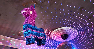 Lama piñata DrunkenLama
