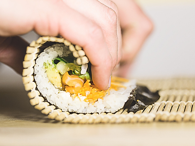 oktober-veranstaltungen_japanes-food_c-luigi-pozzoli-unsplash