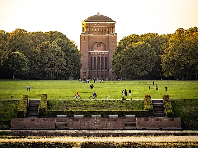 Kultur für Familien im Planetarium Hamburg
