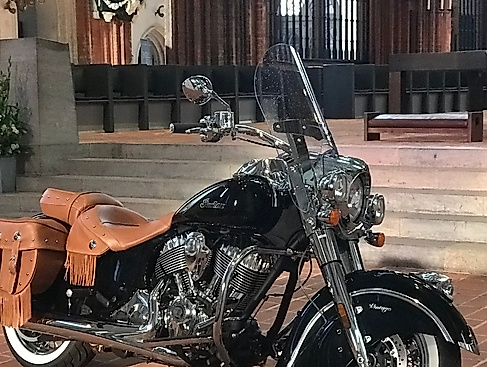 Motorradgottesdienst mit der Arbeitsgemeinschaft christlicher Motorradfahrer:innen Lübeck mit Pastor Oliver Okun