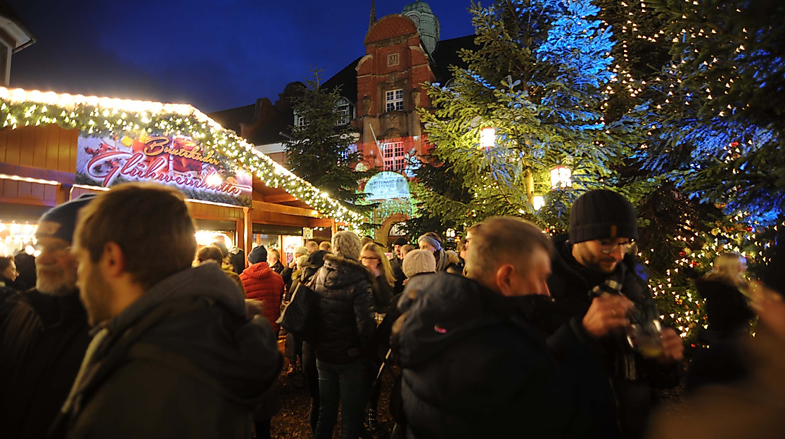 wintermaerchen-buxtehude_rathausplatz-maerchenwald-c-hansestadt-buxtehude