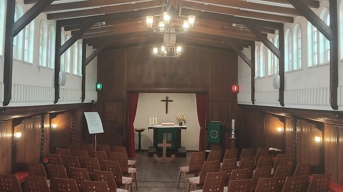 Kirchenraum der Flussschifferkirche Hamburg