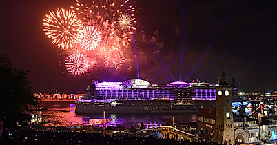 AIDA Feuerwerk Hafengeburtstag