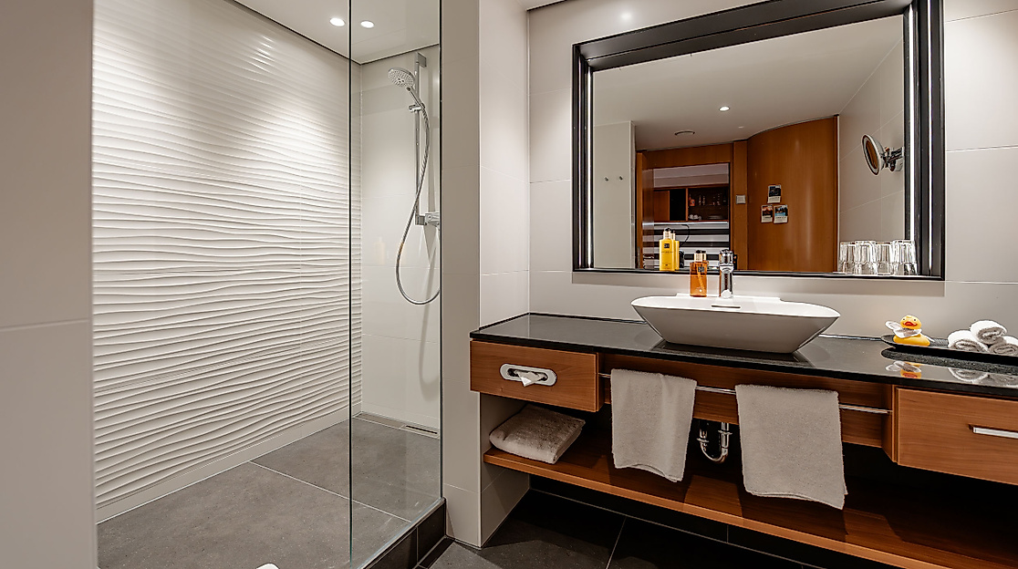 The MADISON Hotel Hamburg: Standard Bad