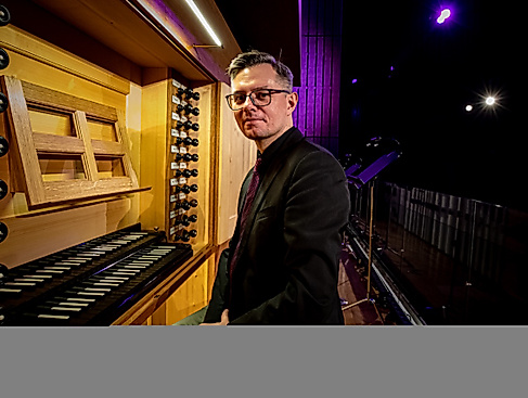 Organist Krysztof Urbaniak