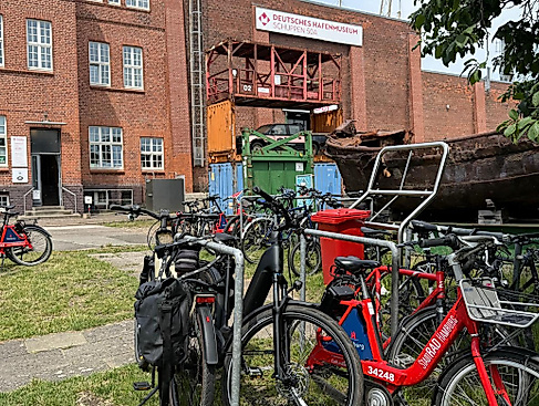 Vom Hafenmuseum nach Waltershof