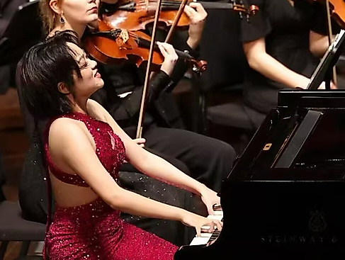 Beethoven Orchester Hamburg / Zou Jingyi / Ulrich Windfuhr