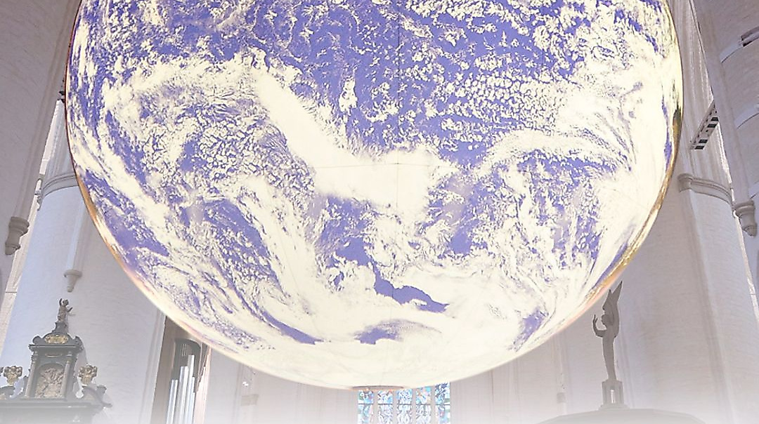Die Erdkugel Gaia in der Hauptkirche Sankt Katharinen