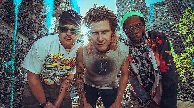 TOO MANY ZOOZ - "Caravan Tour"
