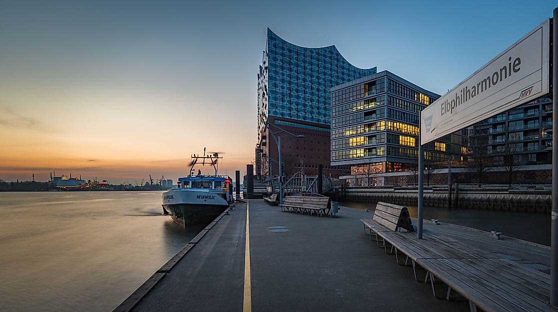 Fähranleger Elbphilharmonie