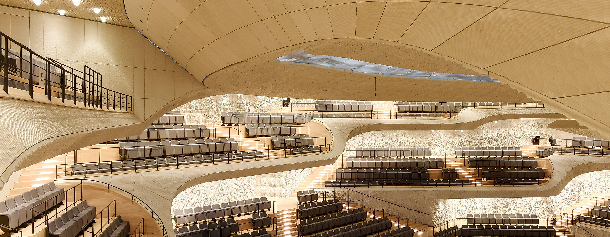 elbphilharmonie_grosser-saal_c-2016-michael-zapf