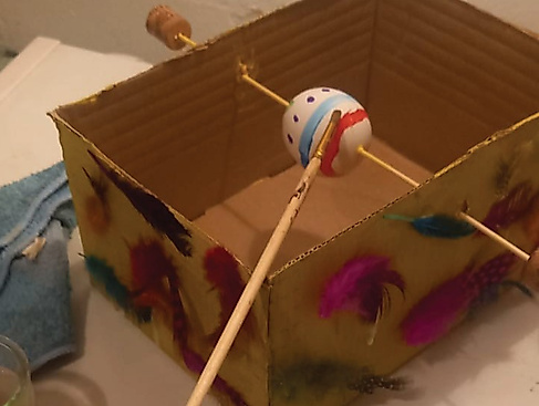 Ferien-Museumstag: Ostereieranmalmaschine