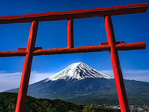 26-02-24 JV Presse-Bild Tenku-no Torii, Fujiyama Jules Verne Multivisionen Roland Marske