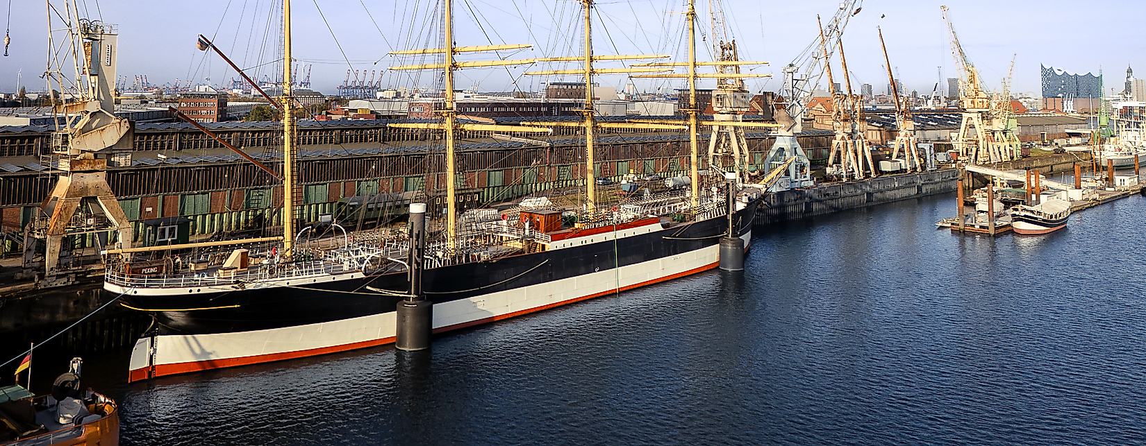 Historisches Segelschiff PEKING im Hafen