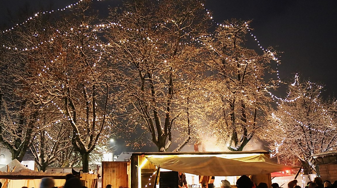 Wedeler Weihnachtsmarkt am Roland