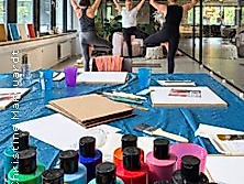 Flow & Farbe–Yoga trifft Kunst
