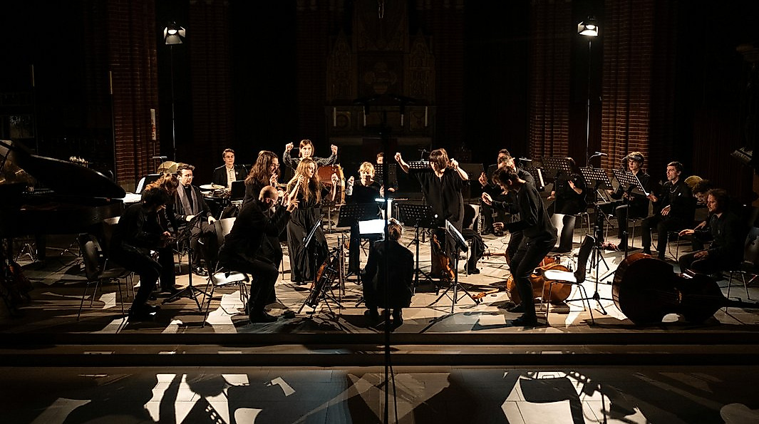 Orchester im Treppenhaus