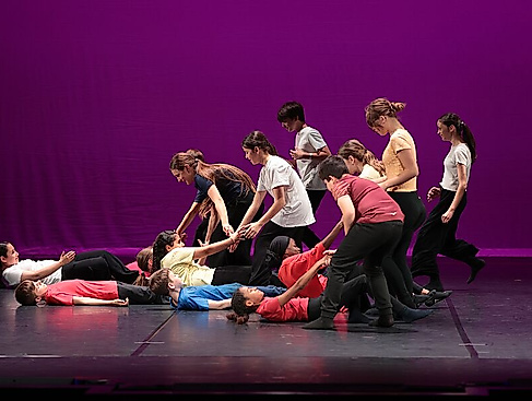 Vielfalt in Bewegung                                - step by step – Tanzprojekte mit Hamburger Schulen