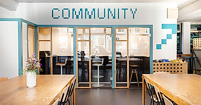 betahaus _ Schanze_Telefonboxen Café_Credit_ Janine Meyer