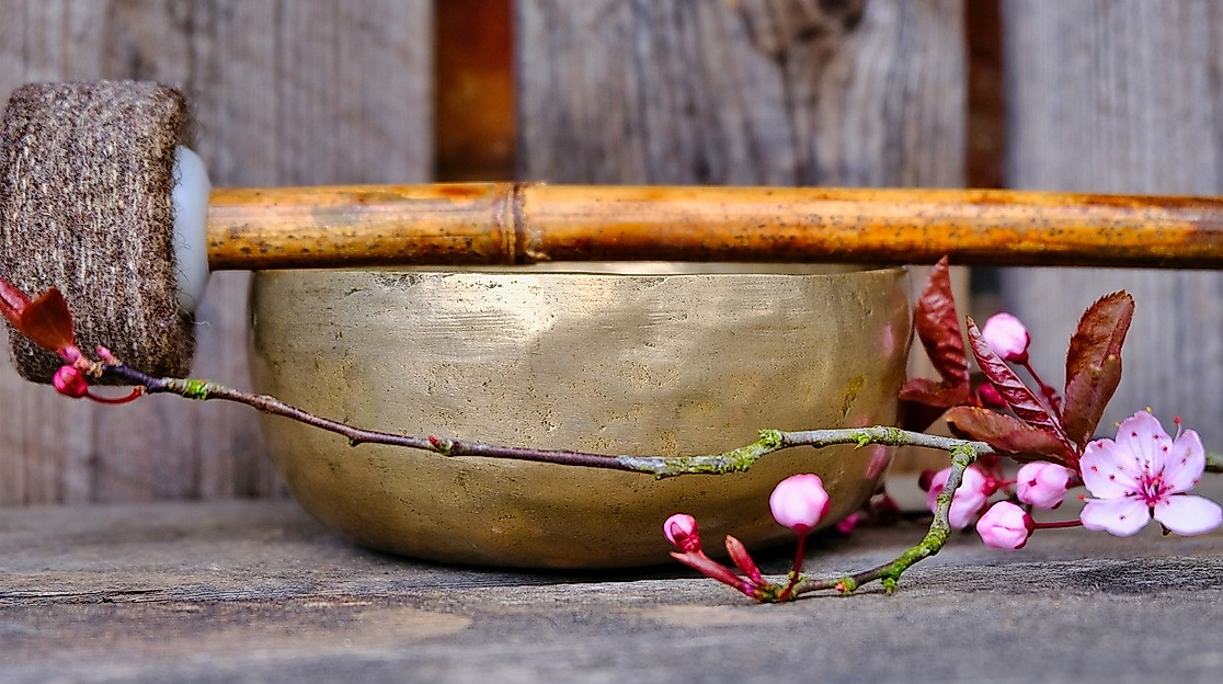 25-07-04 singing-bowl-4892202_1280 pixabay