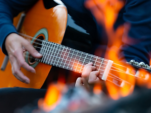 Lagerfeuerlieder mit Reinhard Heymann & Tom Steffens