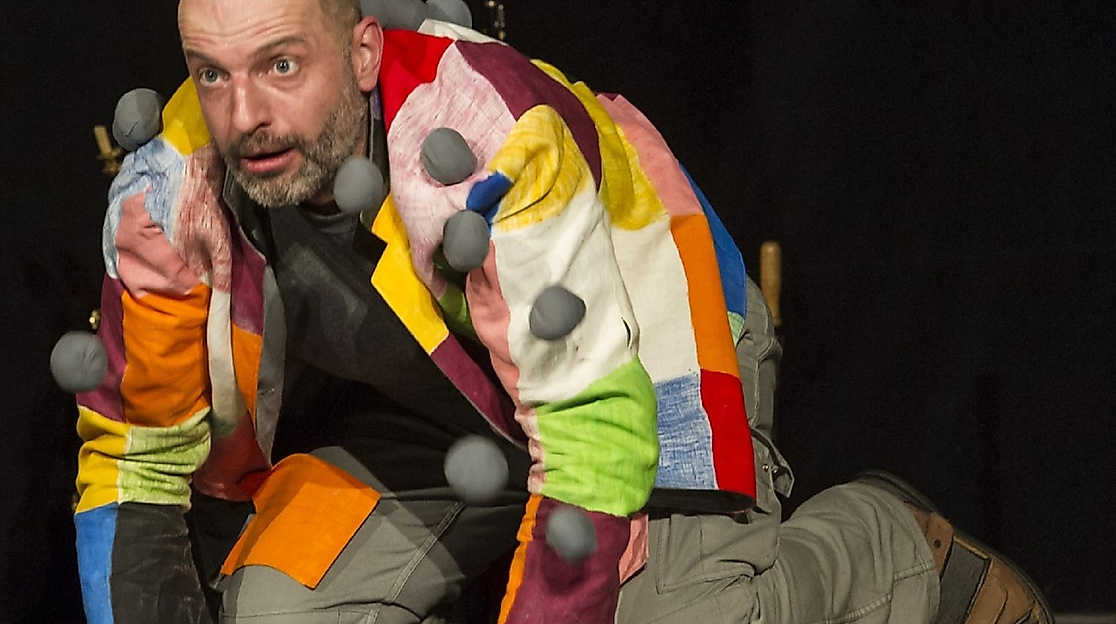 Elmar, der bunte Elefant - gespielt von Helge van Hove