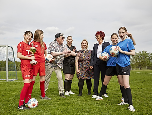 De Steenbeeker:“Football, Frünn un Deerns“