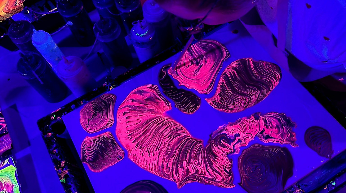 Neon Brush Pouring Kurs