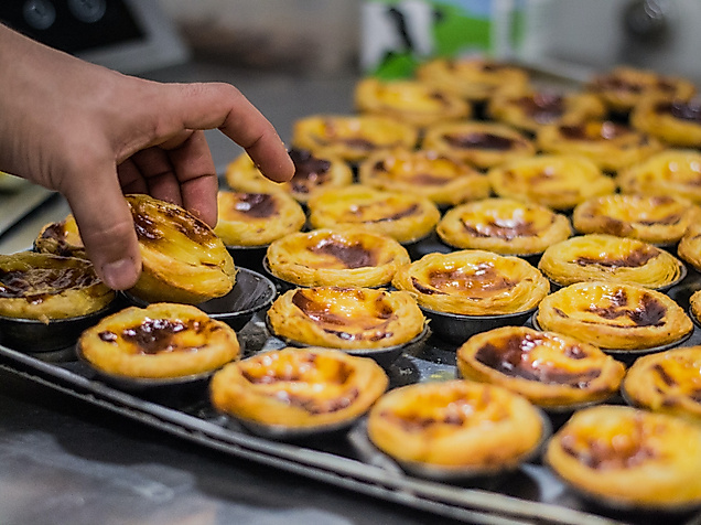 pasteis-de-nata_portugiesisch_c-unsplash-felix-kolthoff